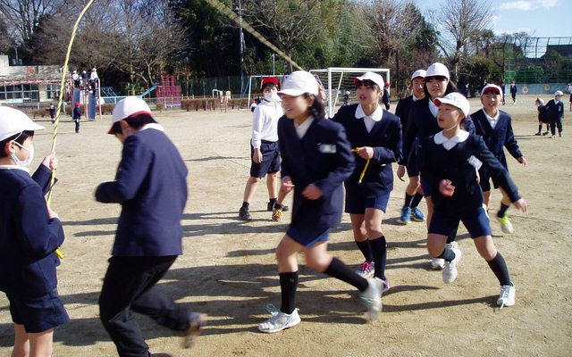 Vì sao Nhật Bản không cho trẻ nghỉ học khi rét 2 độ C?