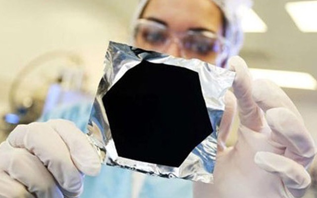 Tìm ra loại vật liệu đen nhất trên thế giới, có thể hấp thụ mọi thứ ánh sáng