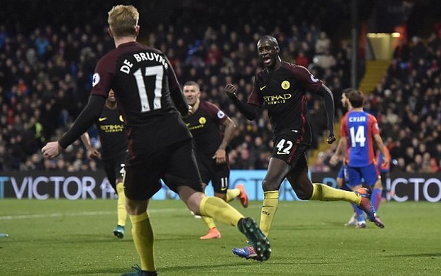 Crystal Palace 1-2 Man City: Cả nguồn sống bỗng chốc thu lại vừa bằng một lời xin lỗi