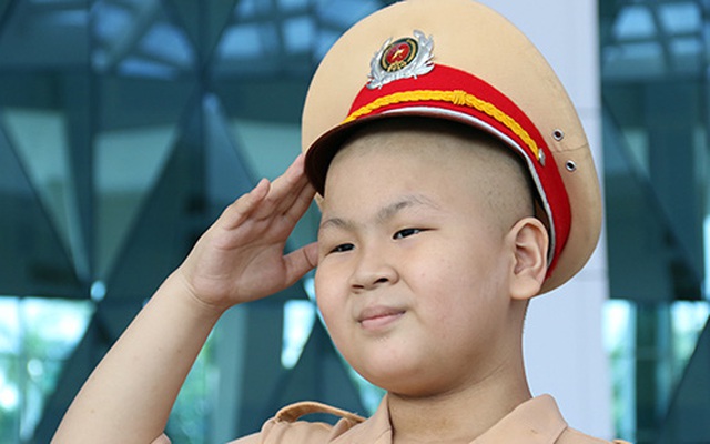 Cậu bé ung thư Đà Nẵng ước mơ làm CSGT qua đời