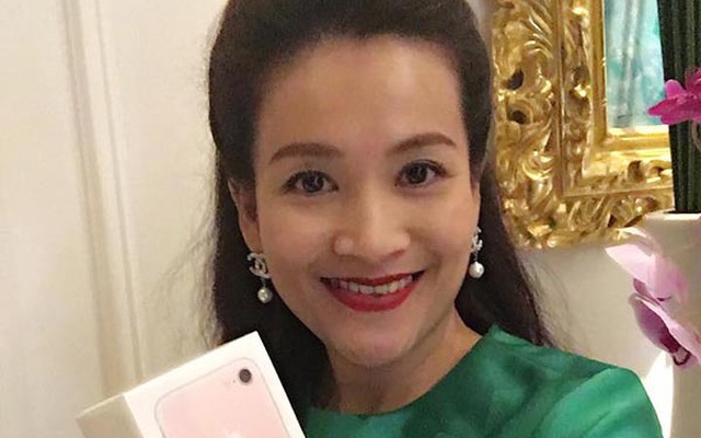 Phản ứng của vợ diễn viên Bình Minh khi được chồng tặng iPhone 7