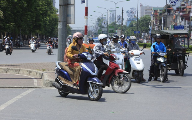 "Chờ 1, 2 phút trên phố Hà Nội" và sự im lặng đáng sợ của người tốt