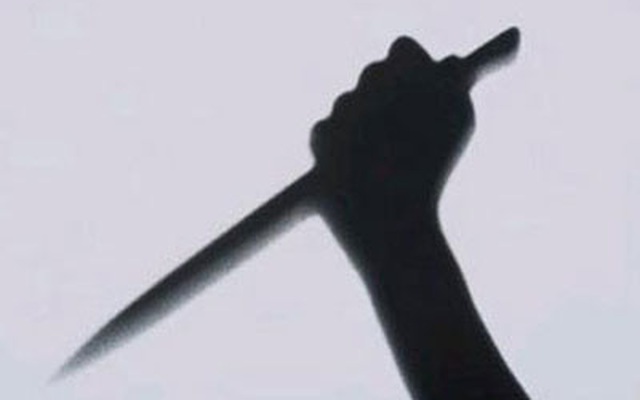 Đoạt mạng vợ cũ bằng nhát dao thấu cổ