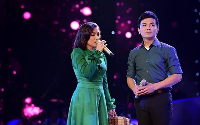 Mạnh Quỳnh hát tặng vợ trước hàng nghìn khán giả