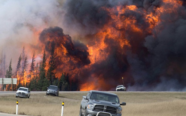 Các doanh nghiệp dầu mỏ sốt ruột do cháy rừng ở Canada