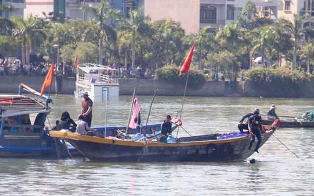 Vụ chìm tàu ở Đà Nẵng: Thủ tướng Chính phủ gửi công điện khẩn