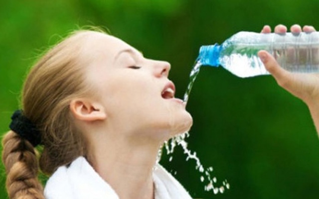 5 sai lầm thường mắc khi bổ sung nước cho cơ thể