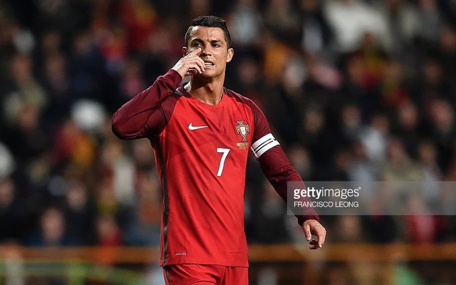 Ronaldo dằn vặt đến thế nào sau khi sút trượt penalty?