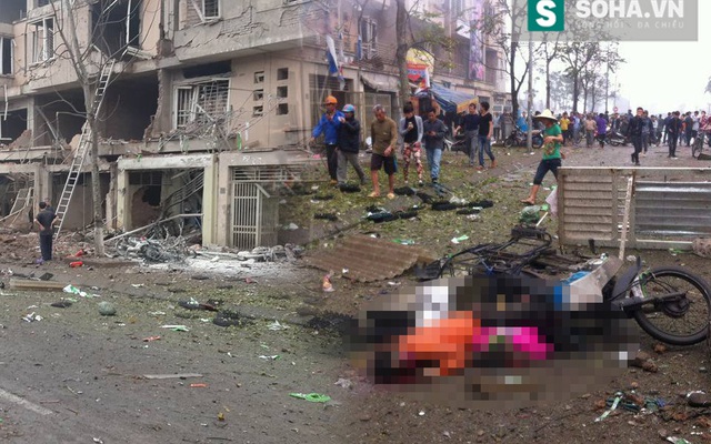 Xót xa: Mẹ bán trứng và con gái 7 tuổi chết thảm khi đi qua vụ nổ