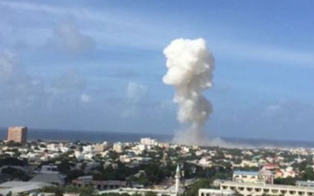 Nổ bom khủng bố như động đất tại sân bay Somalia