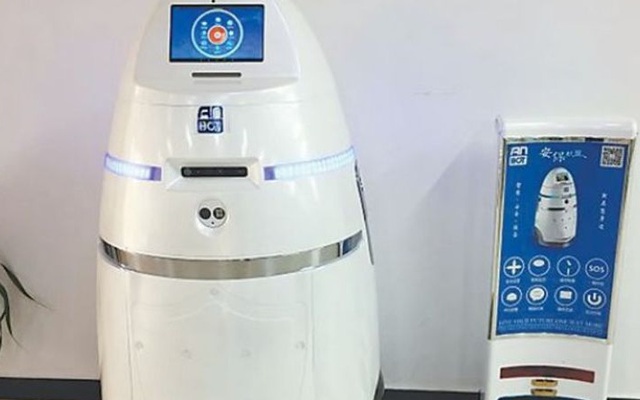 Trung Quốc ra mắt cảnh sát robot giống trong phim Star Wars chuyên truy lùng tội phạm