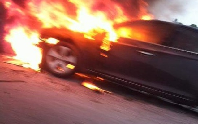 Tài xế lái xe ôtô 4 chỗ bị cháy trong sân bay Nội Bài đã tử vong