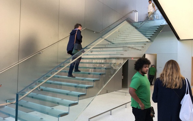 Apple chi 1 triệu USD chỉ để xây cầu thang trong cửa hàng Apple Store ở San Francisco