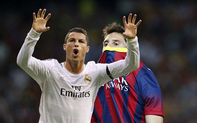 Mải tâng bốc Ronaldo, "phe Barca" quên bẵng Messi
