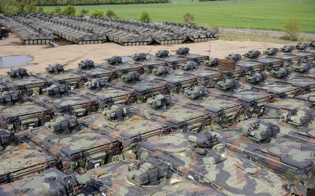 Kẻ ăn không hết người lần chẳng ra: Xót xa hàng ngàn xe tăng Đức bị tháo dỡ do dư thừa