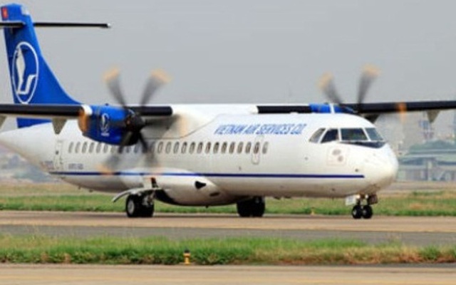 Vụ máy bay ATR 72 bị xe đâm móp cửa: Thu hồi thẻ của 1 nhân viên
