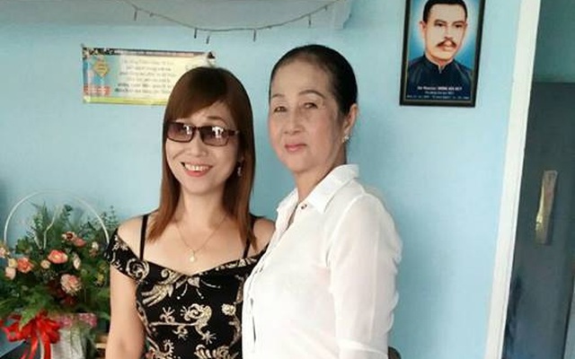 Đằng sau bức ảnh khoe mẹ, khoe bà trẻ lâu, không ai ngờ có câu chuyện nghẹn ngào mà đẹp đẽ thế này