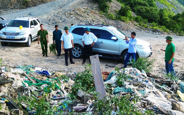 Lại phát hiện bãi rác thải nghi của Formosa đổ trái phép