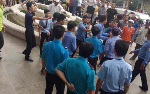 Náo loạn tại Big C Đà Nẵng: Chủ tòa nhà chống "lệnh" của tòa án?