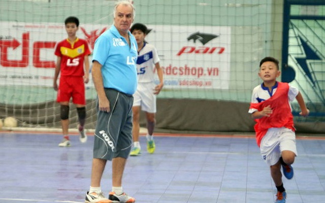 Zego “mài ngọc” cho futsal Việt