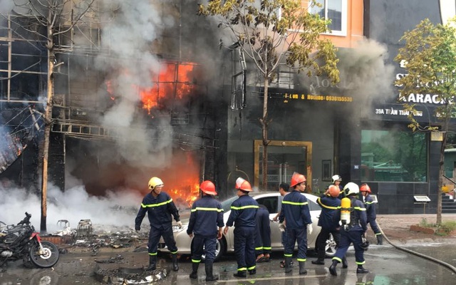 Bắt giam 2 người vụ cháy quán karaoke khiến 13 người chết ở Hà Nội