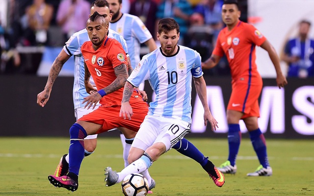 Messi sút hỏng 11m, Argentina đau đớn mất chức vô địch về Chile