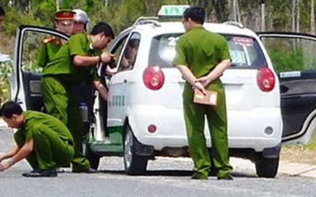 Điều tài xế taxi ở trung tâm Sài Gòn đến nghĩa trang để cướp