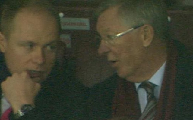 Sir Alex Ferguson: "Ông phải ra đi rồi"