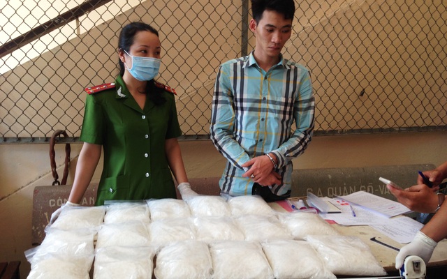 Triệt phá đường dây ma túy cực khủng từ nước ngoài về Việt Nam