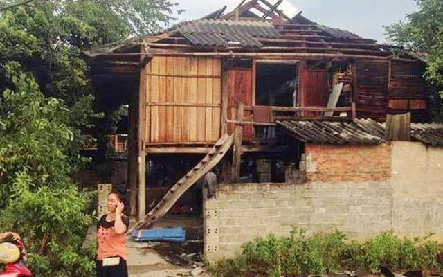 Yên Bái: Dân hốt hoảng chạy ra khỏi nhà khi nóc nhà bị cuốn bay