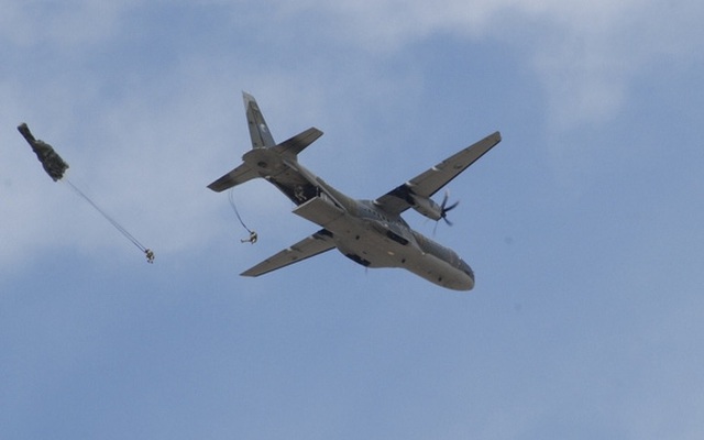 C-295M sẽ cùng lính dù Việt Nam sang Nga thi đấu?