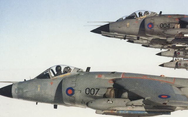 Cường kích Sea Harrier của Hải quân Hoàng gia Anh có gì đặc biệt?
