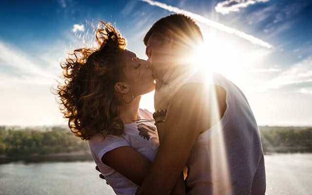 Khám phá: 10 tác dụng "kỳ diệu" của nụ hôn đối với sức khỏe