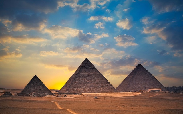 Một infographic, ba phút đọc và nghìn lẻ một bí mật về kim tự tháp!
