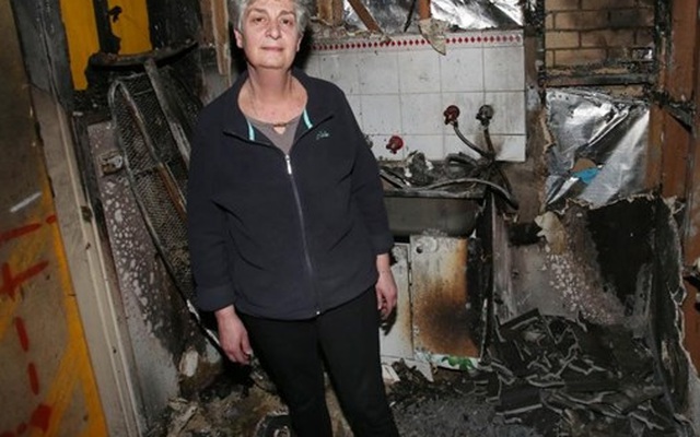 Máy giặt Samsung phát nổ rồi bốc cháy, một phụ nữ bị ngạt khói