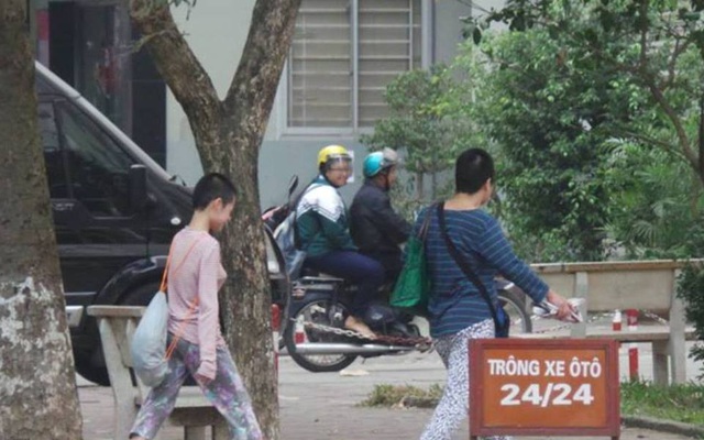Vụ mẹ “nhốt” không cho con đi học ở Hà Nội: Mong mỏi đưa 2 mẹ con đi chữa bệnh