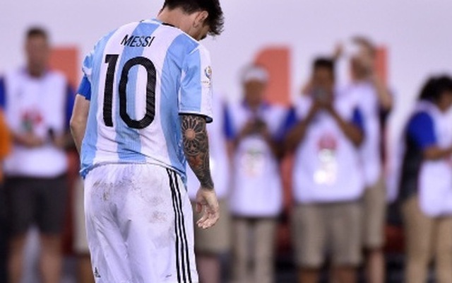 Thua 3 chung kết liên tiếp, Messi tuyên bố giã từ ĐT Argentina