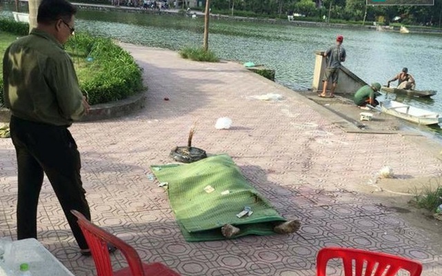 Thi thể người đàn ông với 3 vết thương nổi trên hồ Vĩnh Hoàng