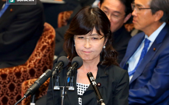 Bộ trưởng quốc phòng Nhật khóc khi trả lời chất vấn ở Quốc hội