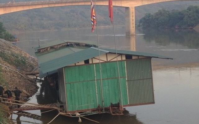 Lào Cai: Bắt hơn 60 đối tượng tại sới bạc trên nhà nổi Thùy Linh