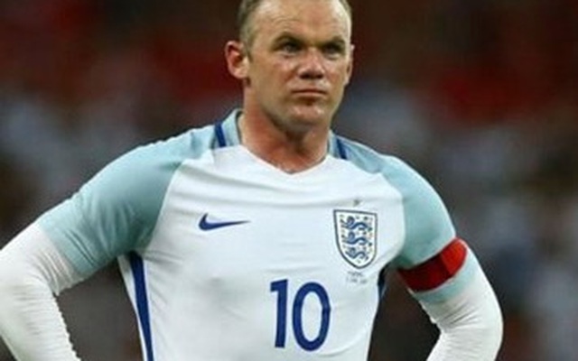 HLV Nga chơi đòn tâm lý với Rooney trước thềm đại chiến