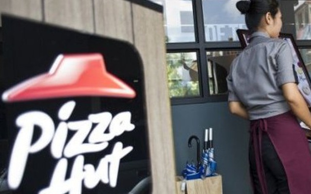 Pizza Hut bị tố sử dụng nguyên liệu hết hạn ở Indonesia