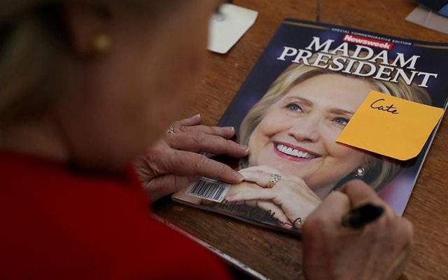 Newsweek "hố" nặng vì in trước 125.000 cuốn tạp chí chúc mừng "Tổng thống Clinton"
