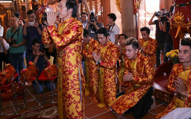 Cập nhật: Các nghệ sĩ đến thăm đền thờ Tổ trị giá 100 tỷ của Hoài Linh