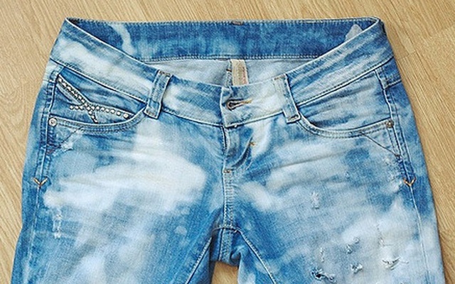 Ai cũng có một mớ quần jeans cũ nhưng chẳng ai nghĩ đến sẽ dùng chúng như thế này cả