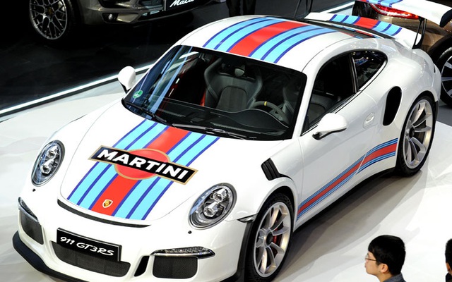 Lãi kỷ lục, mỗi nhân viên Porsche nhận thưởng 10.000 USD