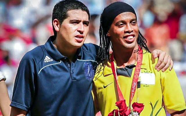 Ronaldinho và Riquelme sẽ thi đấu miễn phí cho đội bóng bị tai nạn máy bay?