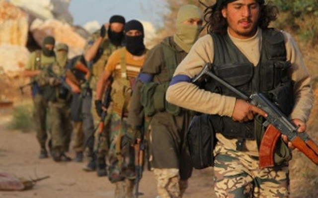 133 tên khủng bố bất ngờ đầu hàng quân chính phủ ở Homs, Syria
