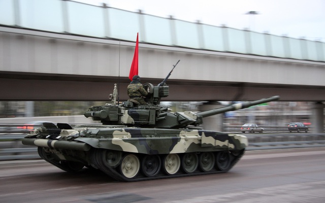 Nhận nhiều xe tăng T-90, T-72: Sẽ là thảm họa nếu không cho tư nhân sản xuất đạn!