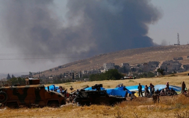 Thổ điều binh đến Damascus, dàn xe tăng ở biên giới Syria